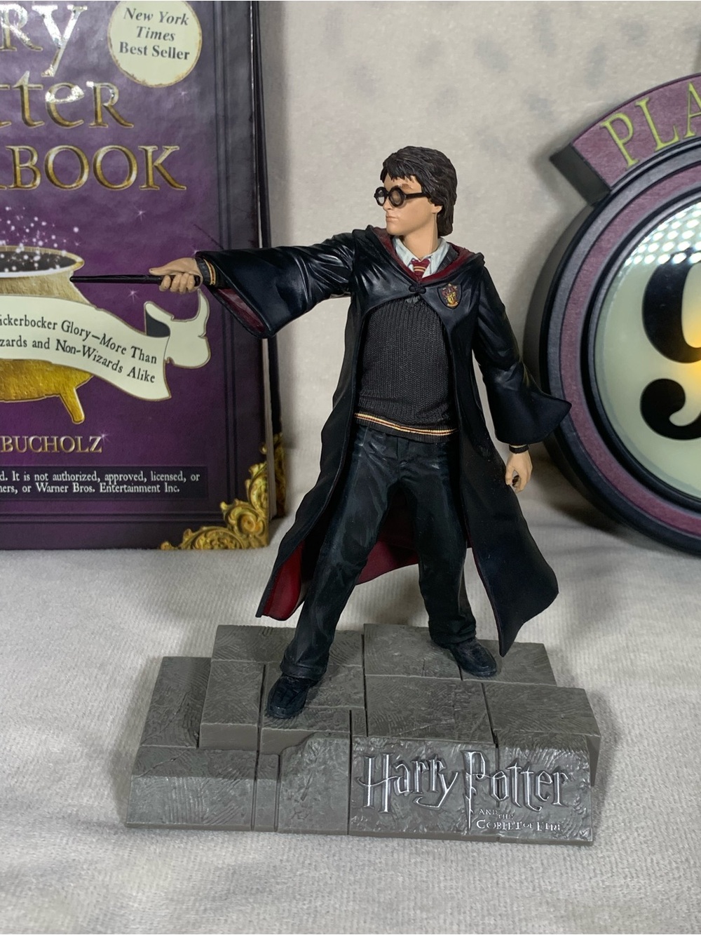 Harry Potter Bundle Figure 9 3/4 Sign Cook Book Ginny’s Wand - Picture 2 of 16